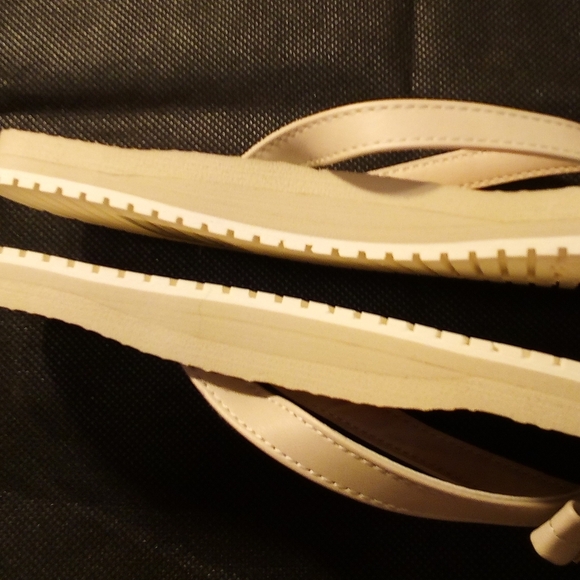 Lindsay Phillips -Multi Pinks & Grays Colored  Sandals W/Gold Bow, Katie #510200 - Picture 6 of 11